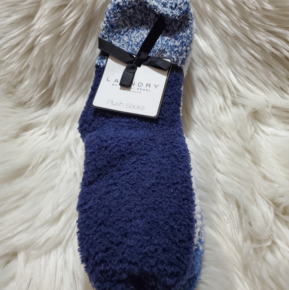 Laundry By Shelli Segal Accessories - 🦋5/$25 Laundry by Shelli Segal plush socks